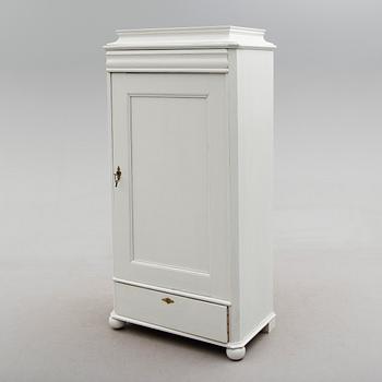 KLÄDSKÅP, 1800-talets andra hälft.