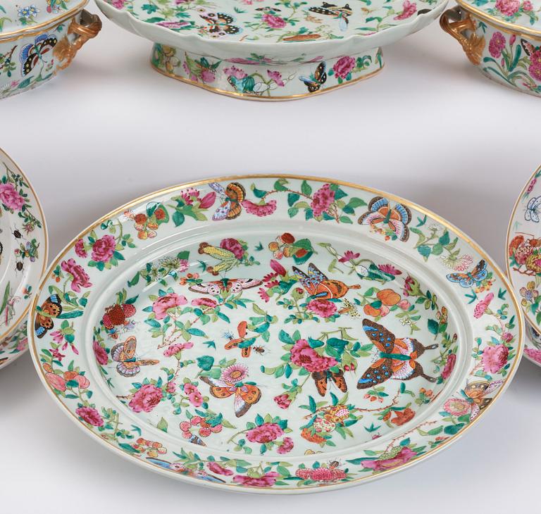 A famille rose 'Chinese Export' Canton dinner service, Qing dynasty, 19th Century. (109 pieces).