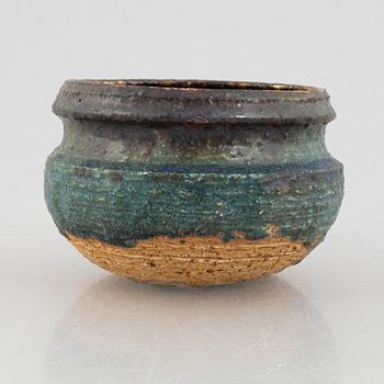 Auli Heinonen, a chamotte stoneware bowl, Arabia, Finland 1960s.