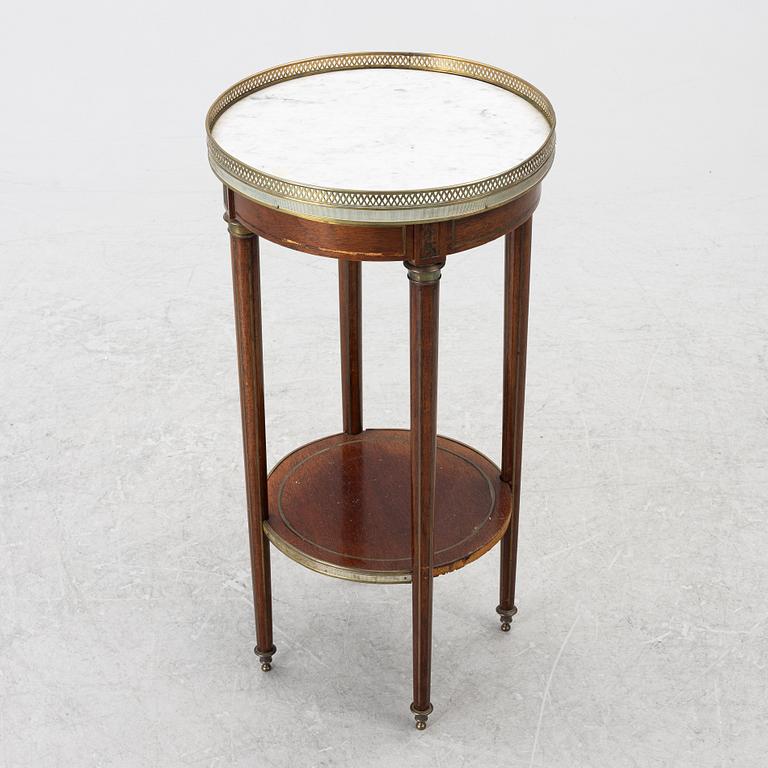 Sidobord,  Louis XVI-stil, omkring år 1900.