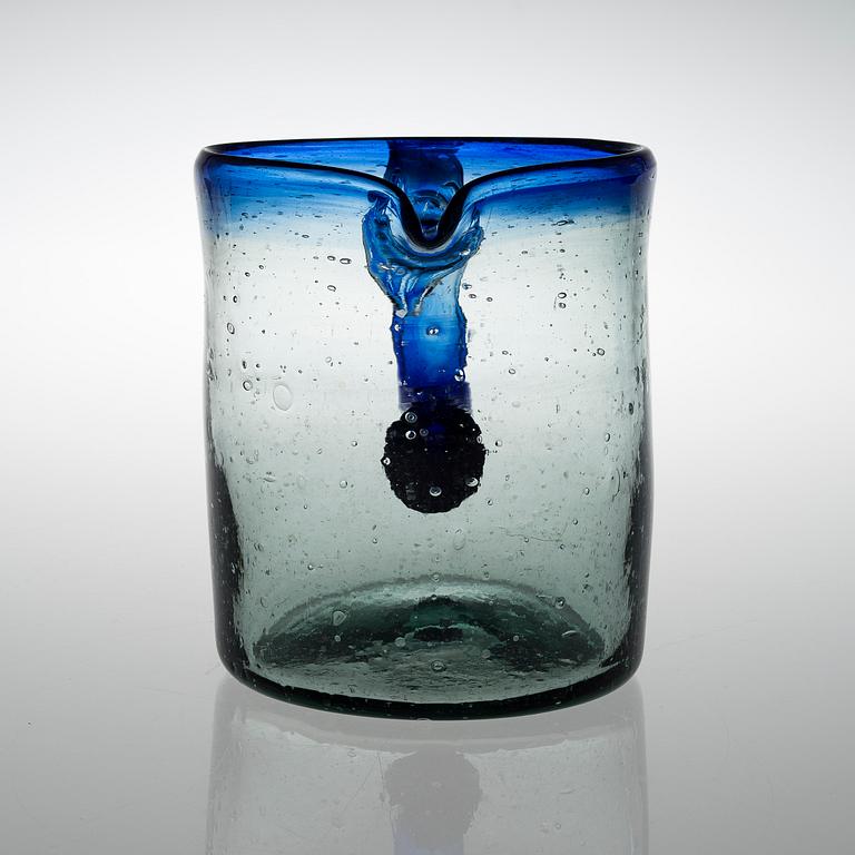 OIVA TOIKKA, A GLASS JUG. Signed Oiva Toikka Nuutajärvi Notsjö, 1970s.