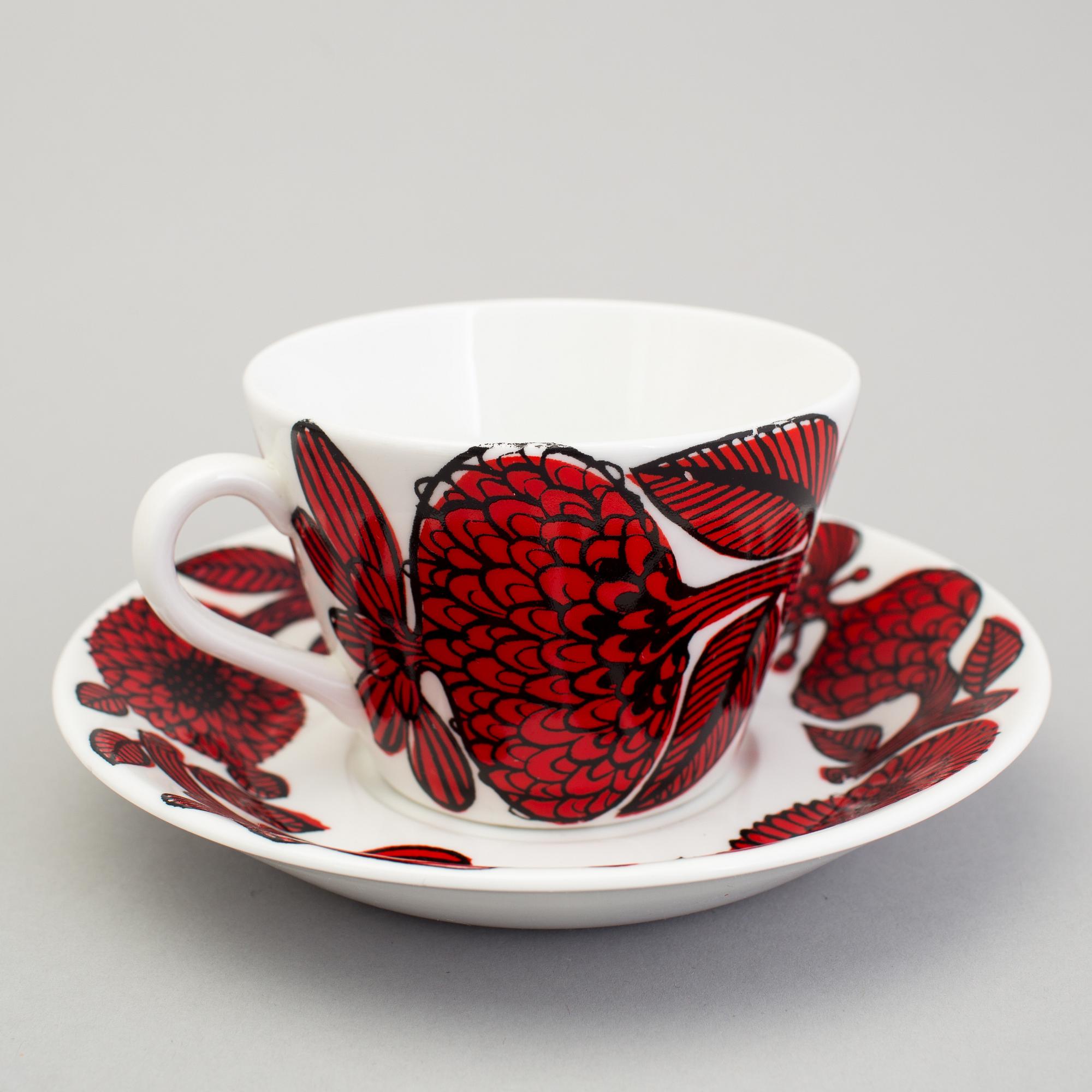STIG LINDBERG, 6 stycken kaffekoppar i benporslin, "Röd Aster", Gustavsberg 1972-1974.