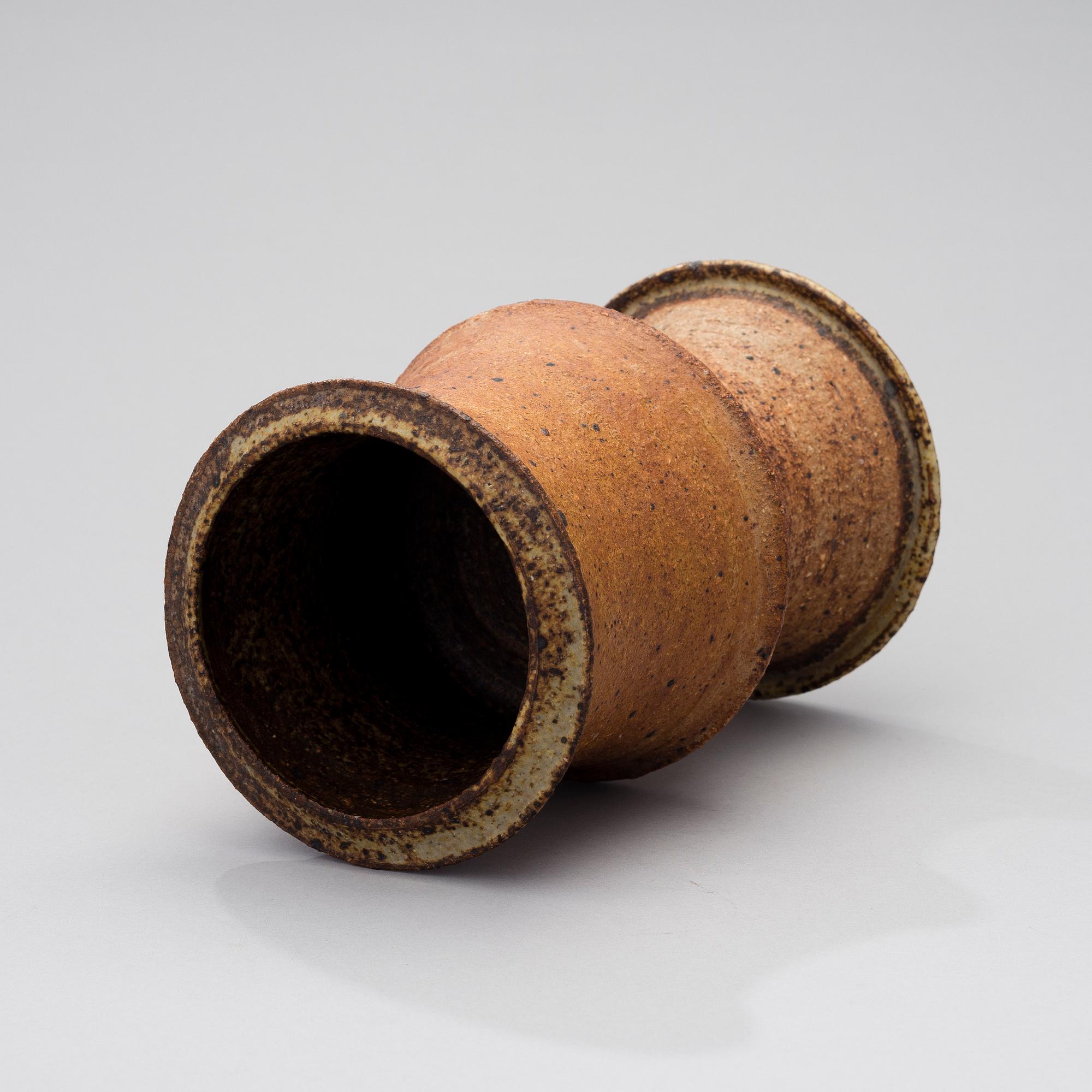 KYLLIKKI SALMENHAARA, A CERAMIC VASE. Signed KS, Arabia. 1950s.