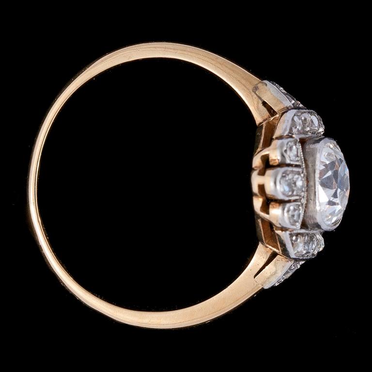 An antique cut diamond ring, c. 1925.