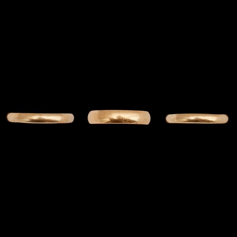 RINGAR, 3 st, 18k guld, svenska stämplar. Vikt ca 11 g.
