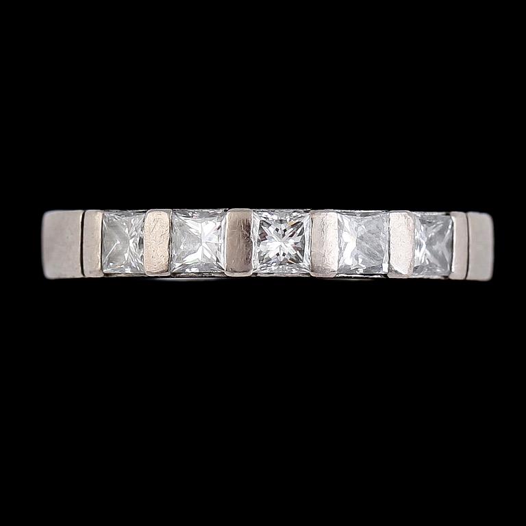 RING, 18K vitguld, princesslipade diamanter, MEG Stockholm 2007. Vikt ca 8 g.