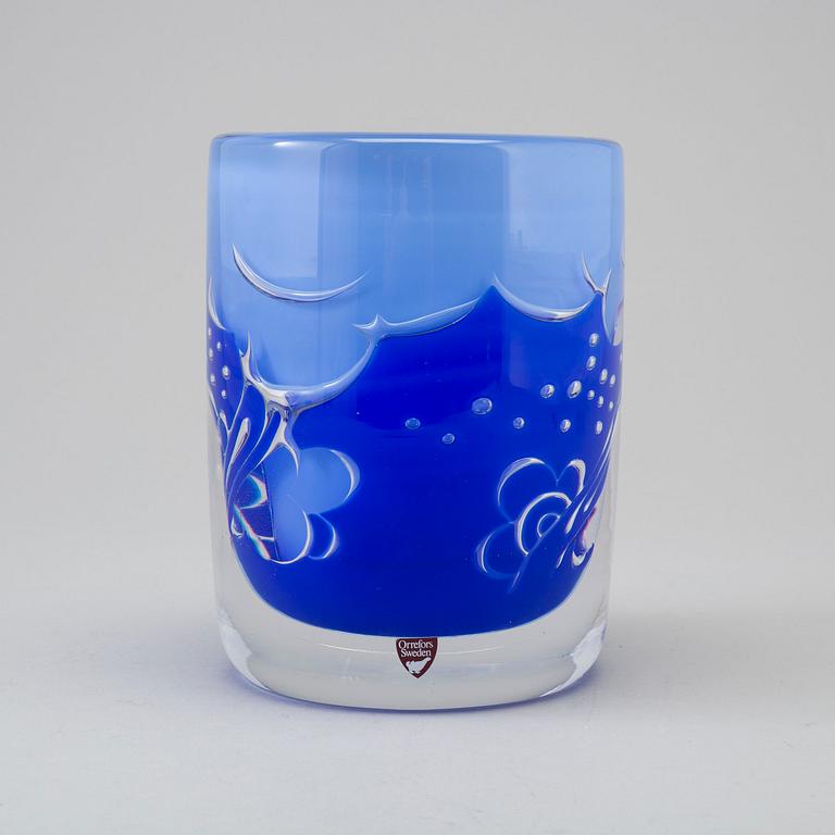 an Ariel glass vase signed by Olle Alberius, Orrefors.