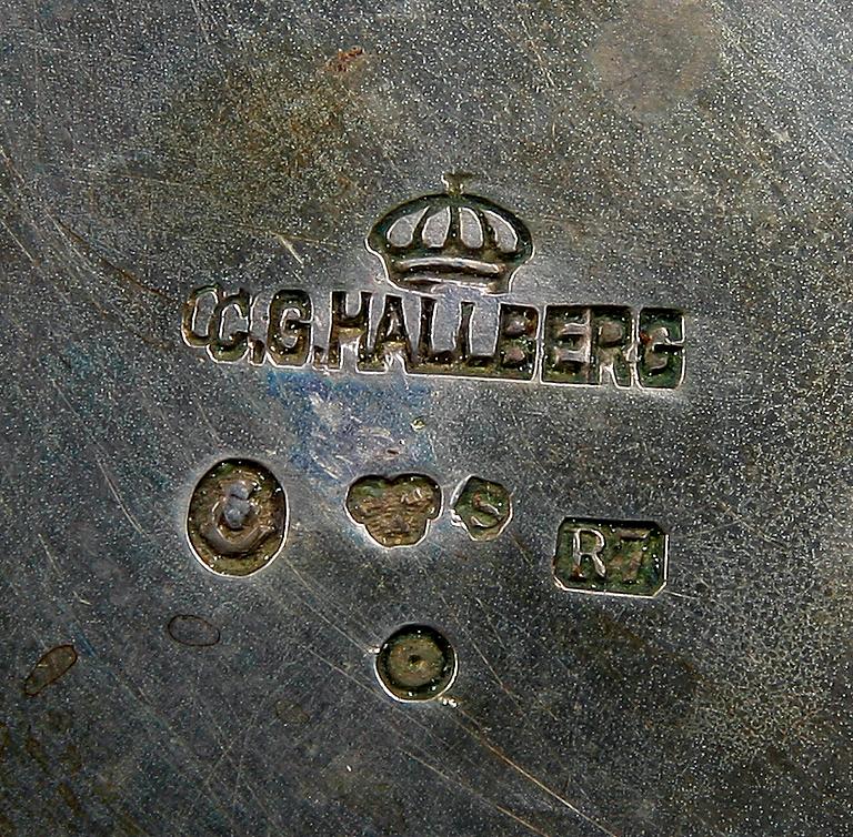 TÉKANNA, silver, CG Hallberg Stockholm 1919. Tot vikt 545 gram.