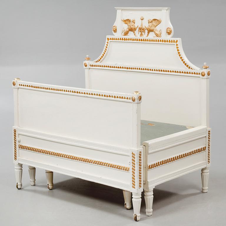 A late gustavian bed, around the year 1800.