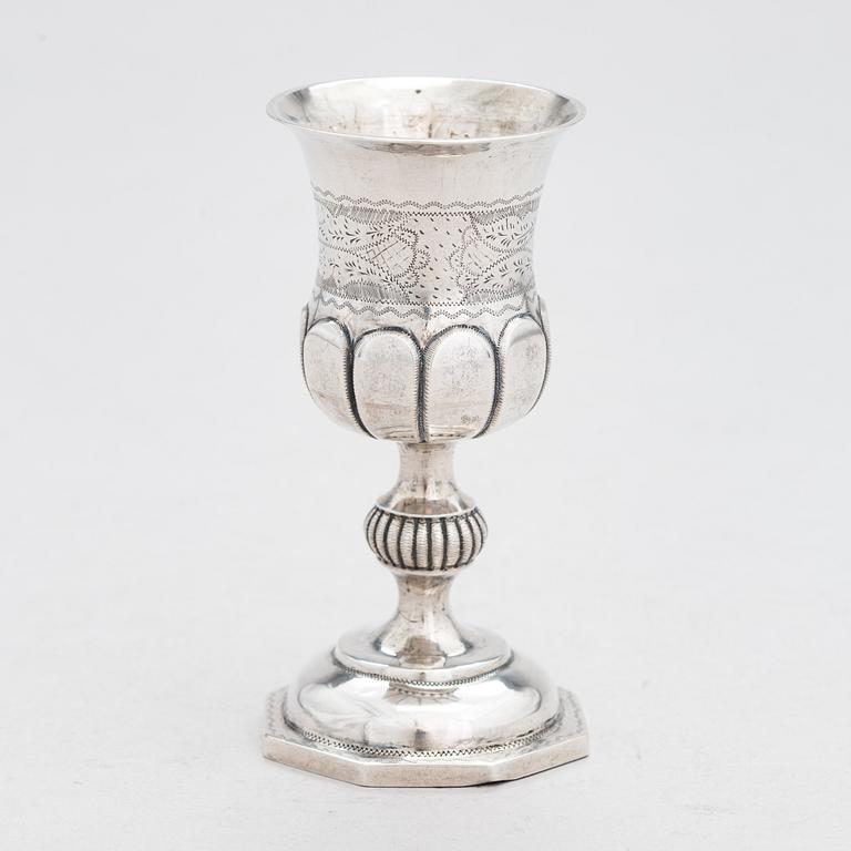 A footed silver beaker, presumably from Poland or Lithuania, around year 1800.