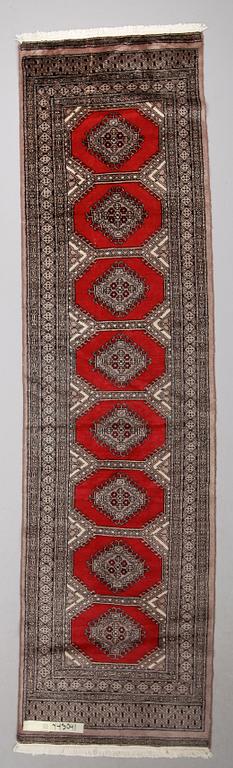 MATTA, Pakistan, galleri, ca 295 x 78 cm.