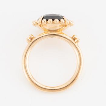 Ring 14K with black stone, possibly spinel, Pandora.