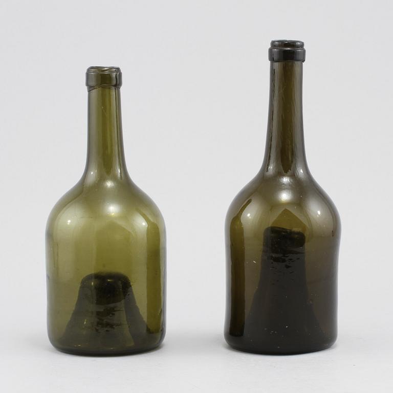FLASKOR, 2 st, glas, 1800-tal.