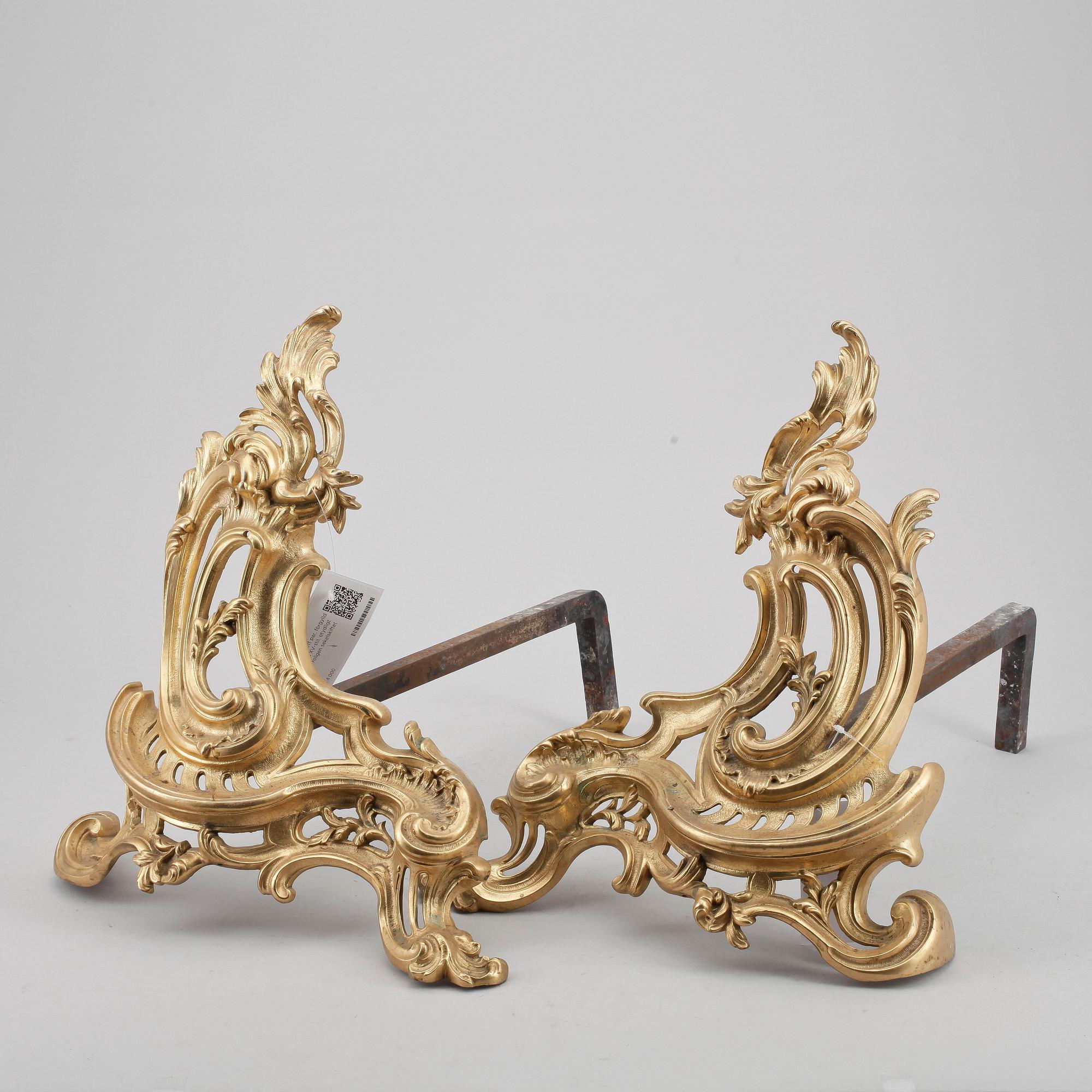 ELDHUNDAR, ett par, förgylld brons, Louis XV-stil, otydligt märkta. Troligen sekelskiftet 1900.