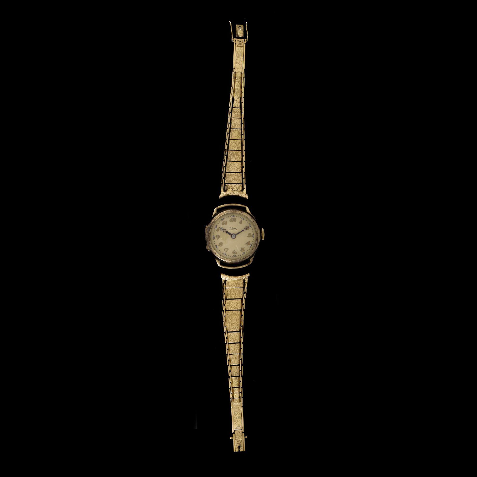 ARMBANDSUR, dam, Viking, 14k resp 18k guld, 1940-tal. Vikt bandet 6,8g.