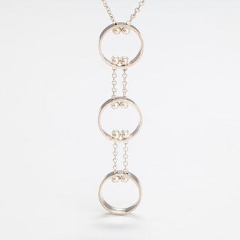 Elis Kauppi, A silver necklace. Kupittaan kulta, Turku 1966.