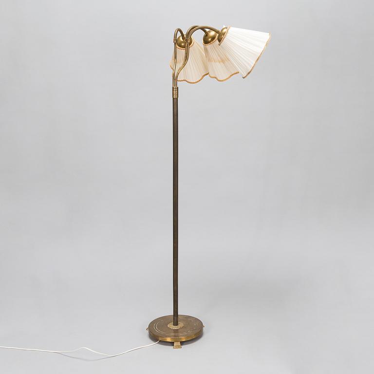 A mid-20th-century floor light.