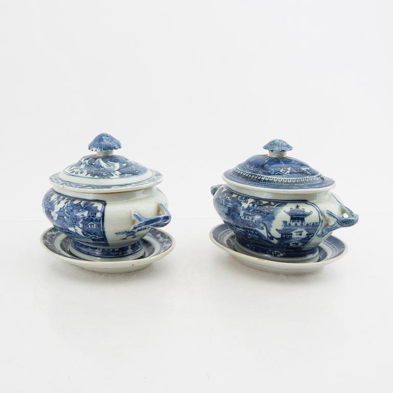 A set of two different Chinese porcelain tureens around 1800 later tureen included.