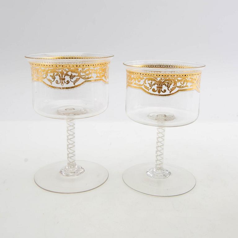 Glasservis ca 38 dlr sannolikt Murano, Venedig 1900-talets första hälft.