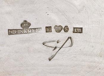 PARTI SILVER, 8 delar, olika tillverkare, bla JE Skreij, 1800-1900-tal. Totalvikt ca 550 gram.