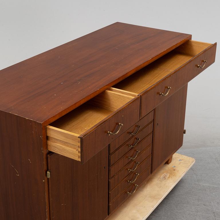 A mahogany veneered sideboard, mid 20th century.