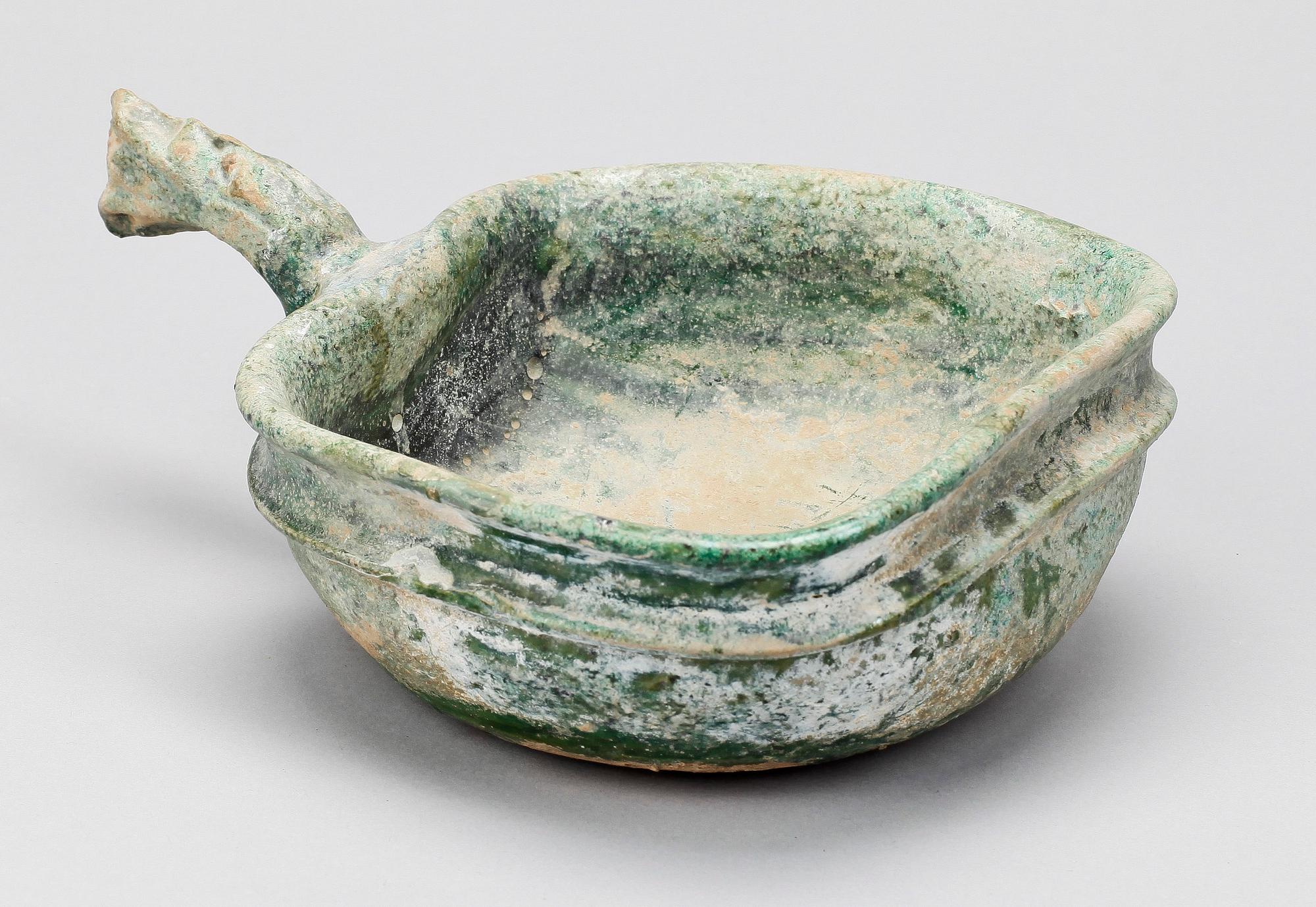 KÅSA, lergods. Trol Han.