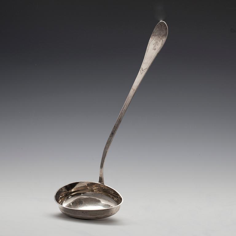 FÖRLÄGGARE / SOPPSLEV, silver, Abraham Holmgren, Strömstad 1857. vikt ca 205 g.