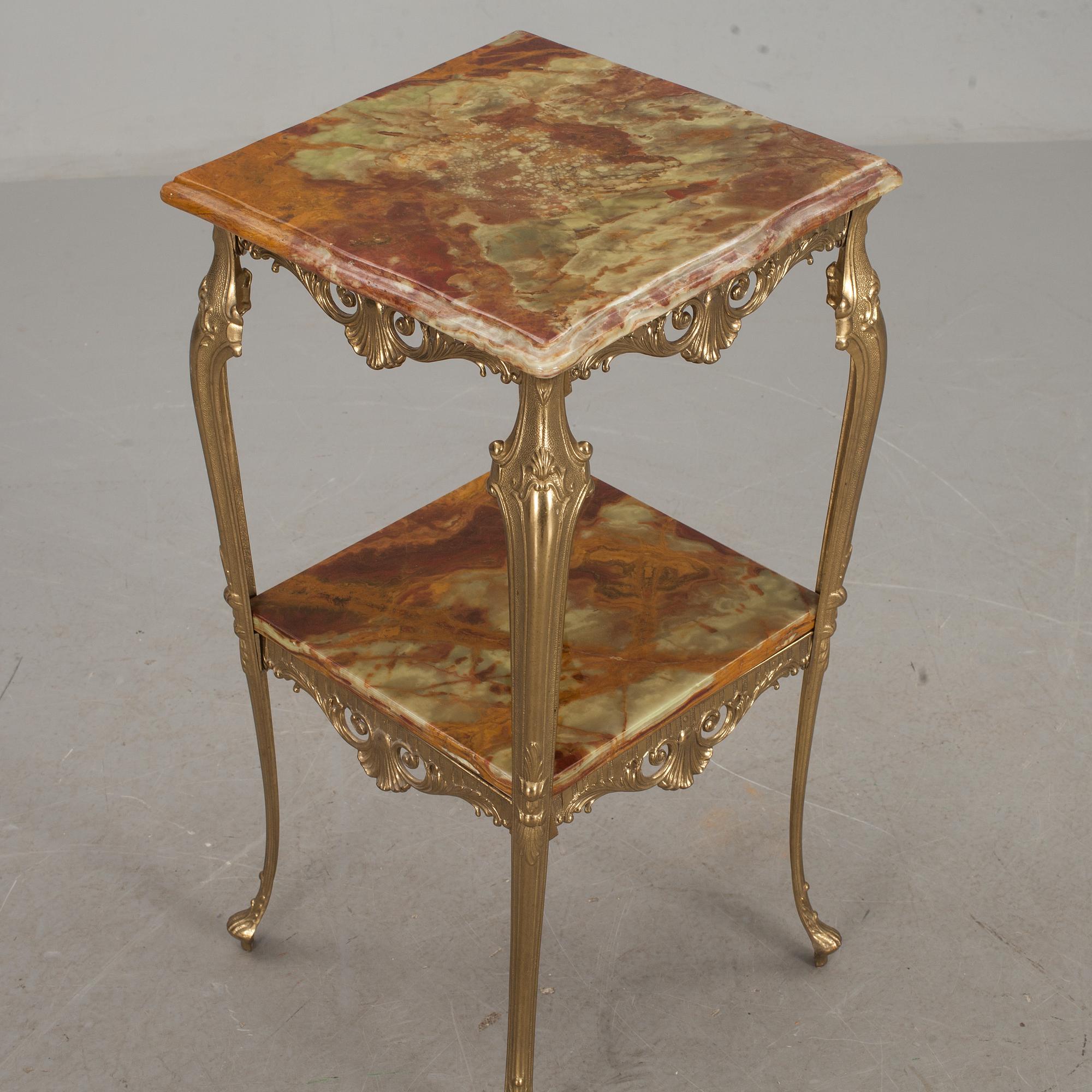 LAMPBORD, rokokostil, 1900-talets andra hälft.