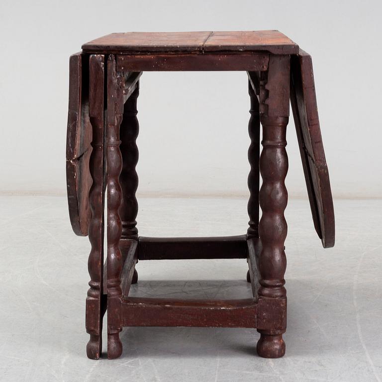 An 18th / early 19th century table.