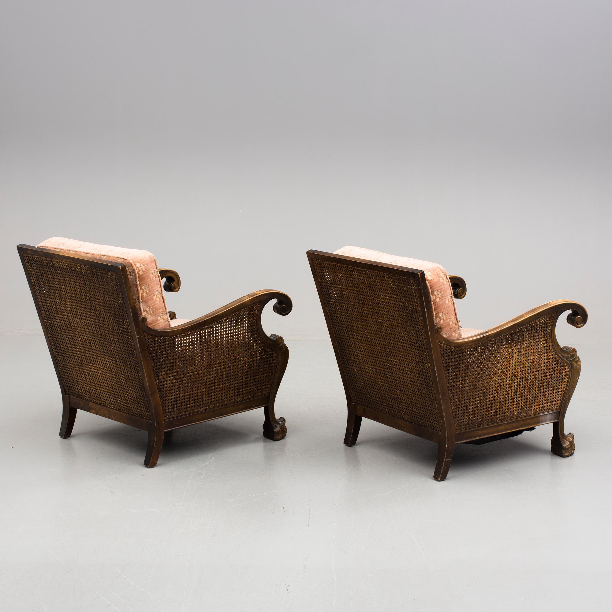 FÅTÖLJER, ett par, Chippendalestil, 1930/40-tal.