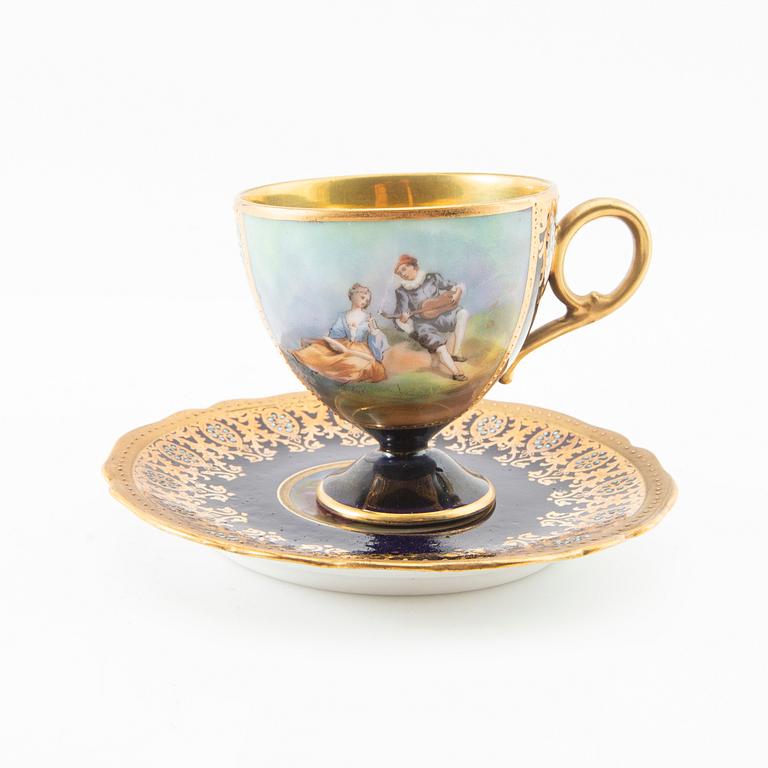 Koppar med fat 6 st porslin Royal Vienna Porcelain Manufactory  1900-talets första hälft.