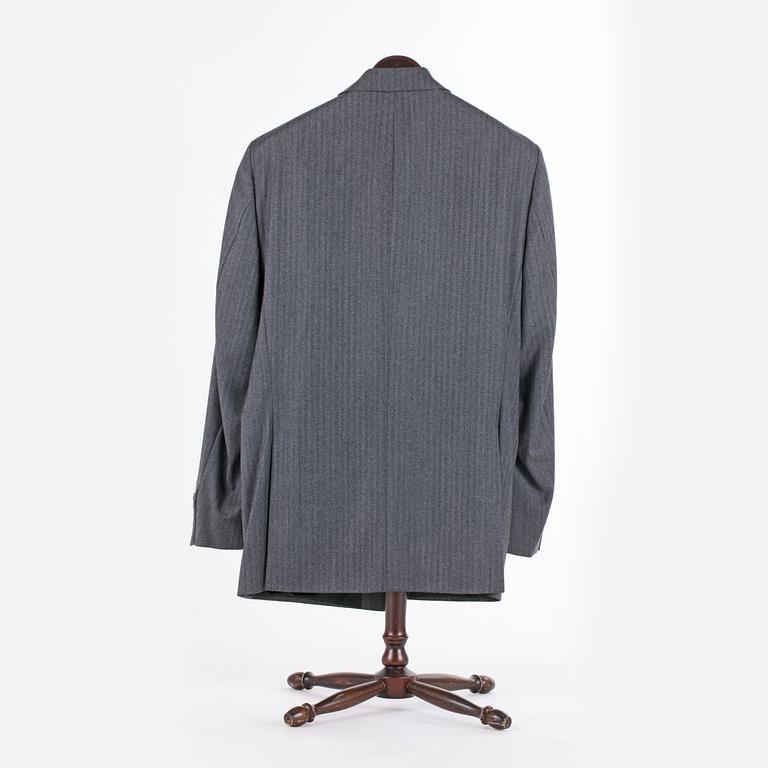 EDUARD DRESSLER, a grey wool suit consisting of jacket and pants. Size 52.