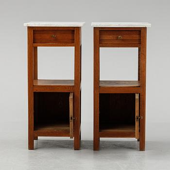 A pair od early 20th Century bedside tables.