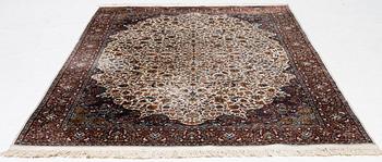 Carpet, Kirman, 275 x 185 cm.