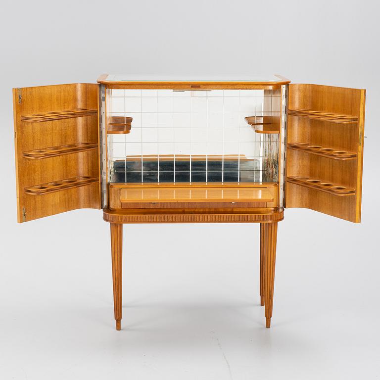 A mahogany veneered Swedish Modern bar cabinet, Förenade Möbelfabrikerna, 1940's.