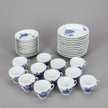 KAFFESERVIS, porslin, 24 delar, "Blå Blomst", Royal Copenhagen.