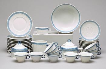 A Royal Copenhagen 'Blå Vifte' tea service, Denmark, 20th Centruy. (26 pieces).