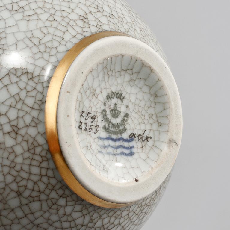 VASER, 2 st, porslin, Royal Copenhagen, 1900-talets andra hälft.