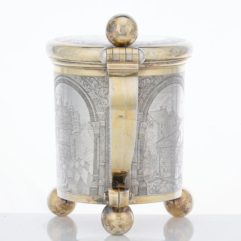 A Baltic 17th century parcel-gilt silver tankard, unmarked.