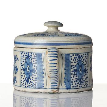 A Swedish Rörstrand butter tureen with cover, 18th century.