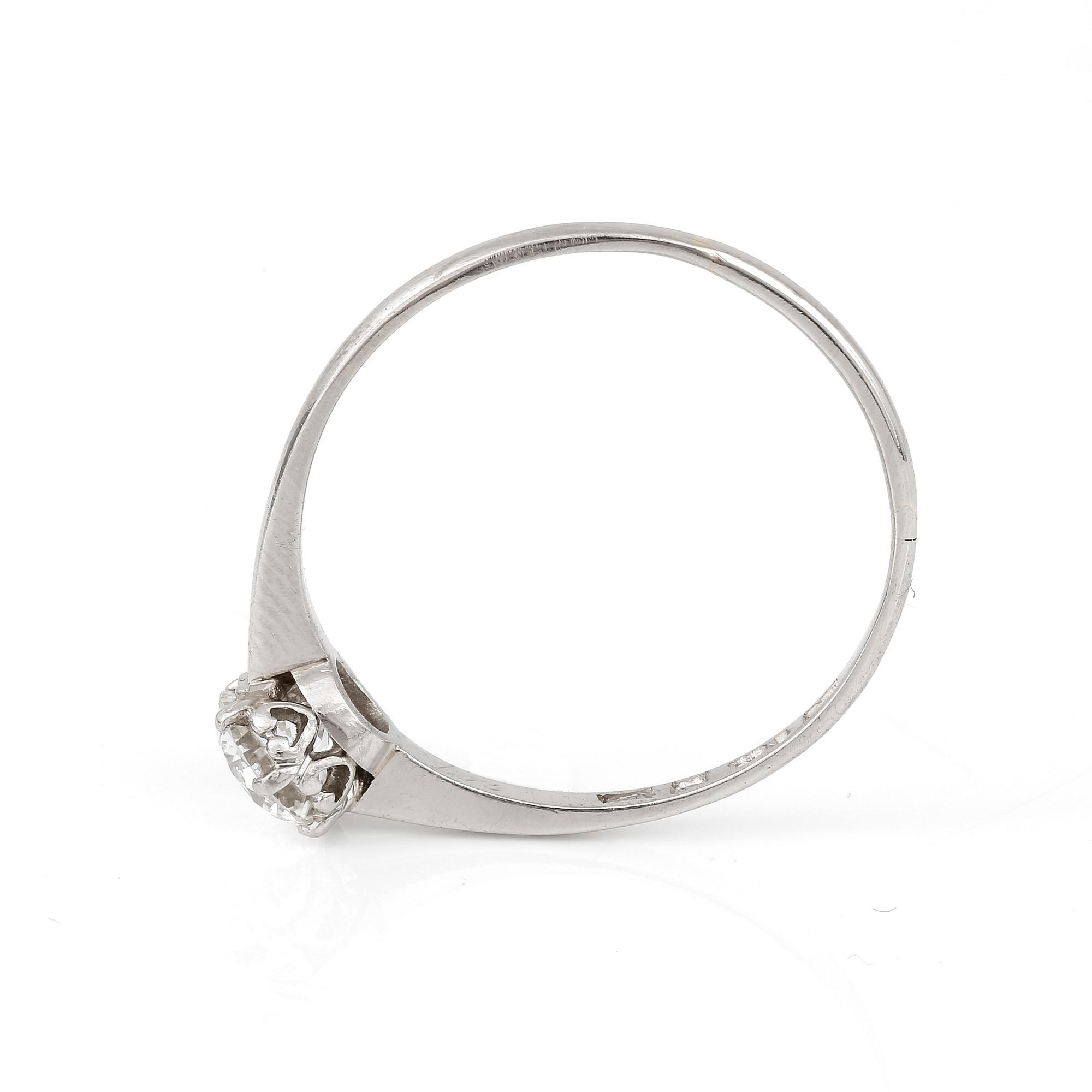 ENSTENRING, med briljantslipad diamant, ca 1,03 ct, Sven Holström, Stockholm, 1928. Platina.