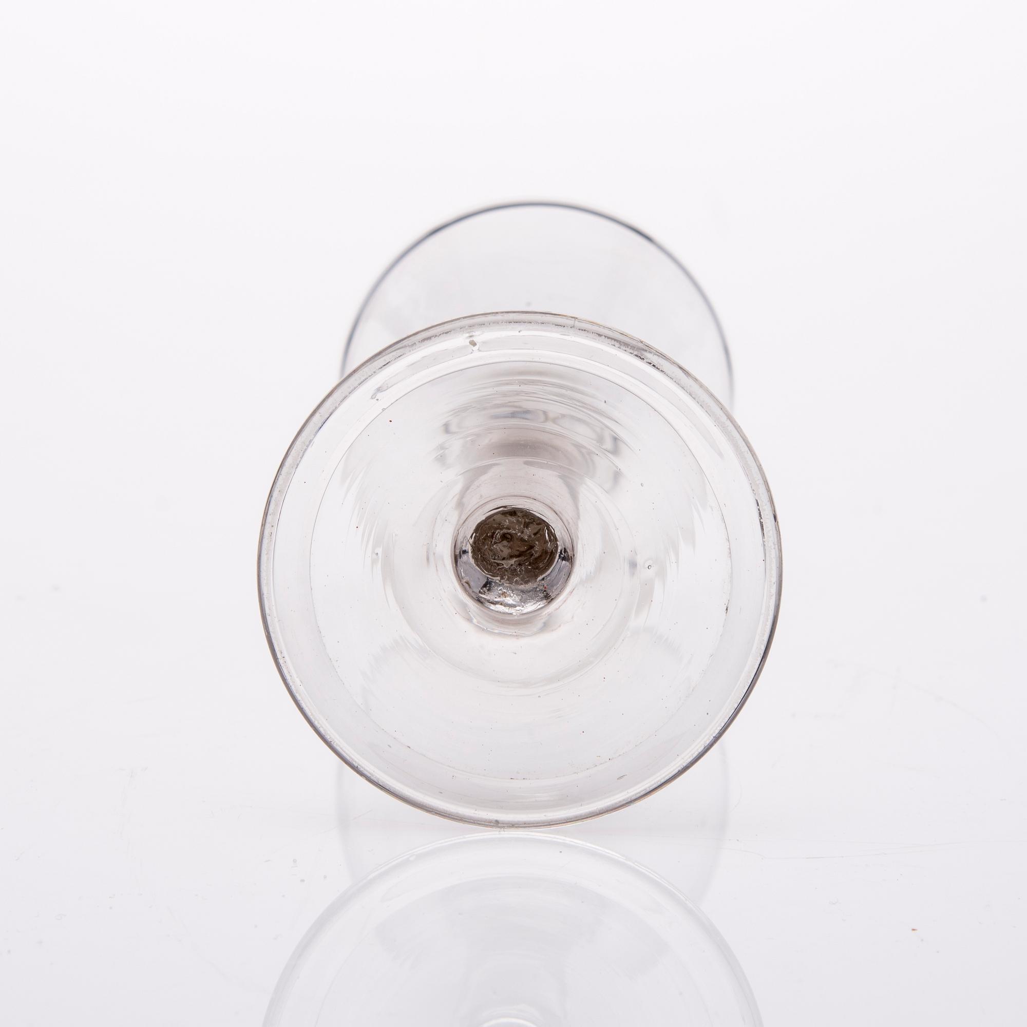 SPETSGLAS 1700-tal och BRÄNNVISKFLASKA, glas, 1800-tal.