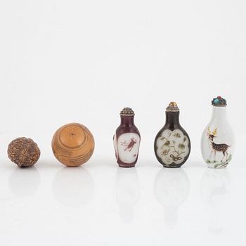 A set of five snuff bottles, China, 20th Century.