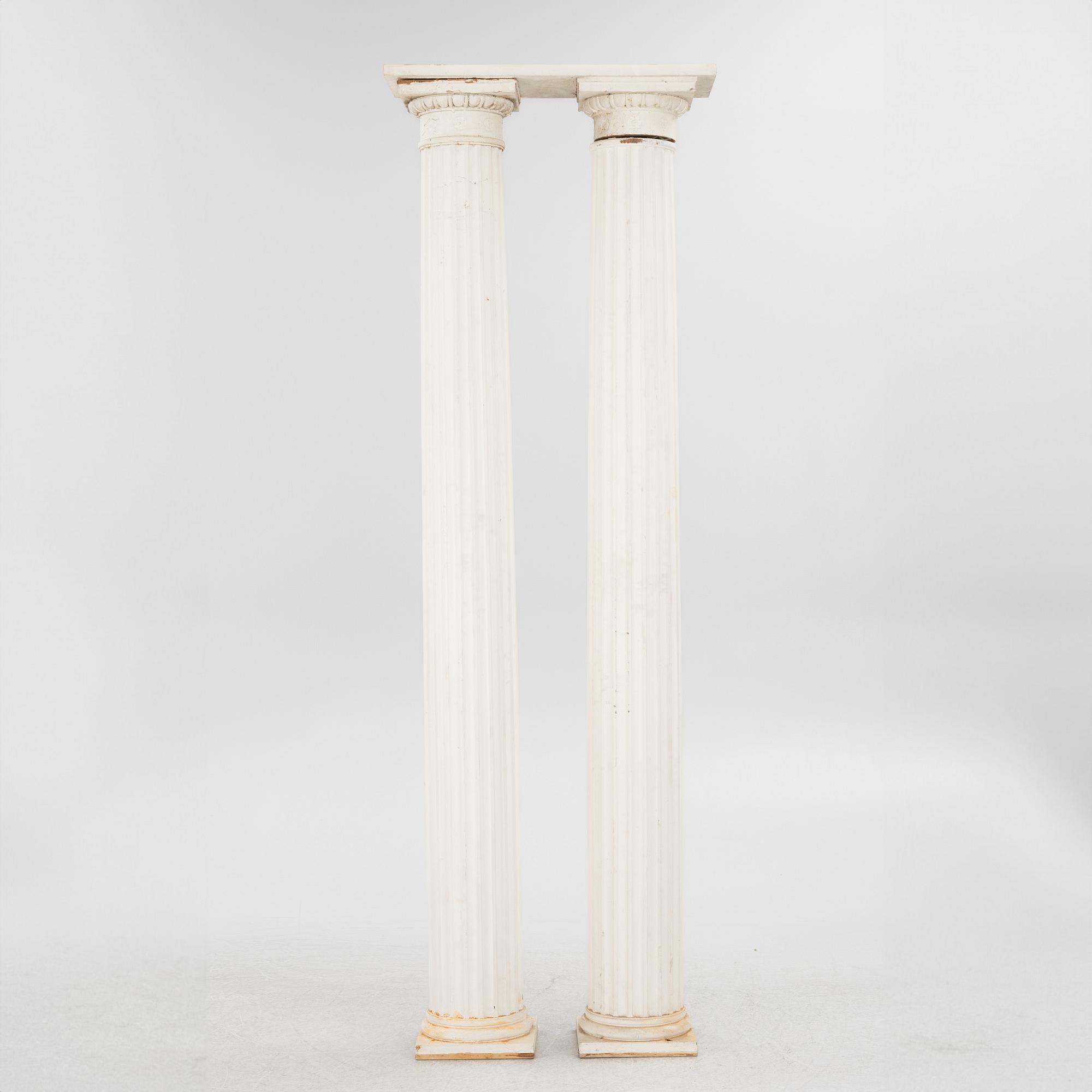 Pillars/columns, a pair, 20th century.