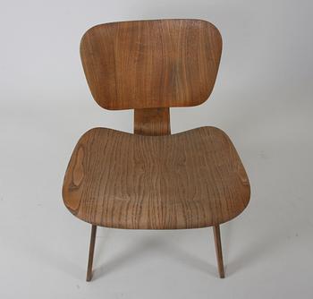 STOL, "LCW", Charles & Ray Eames för Herman Miller, USA. Etikettmärkt.