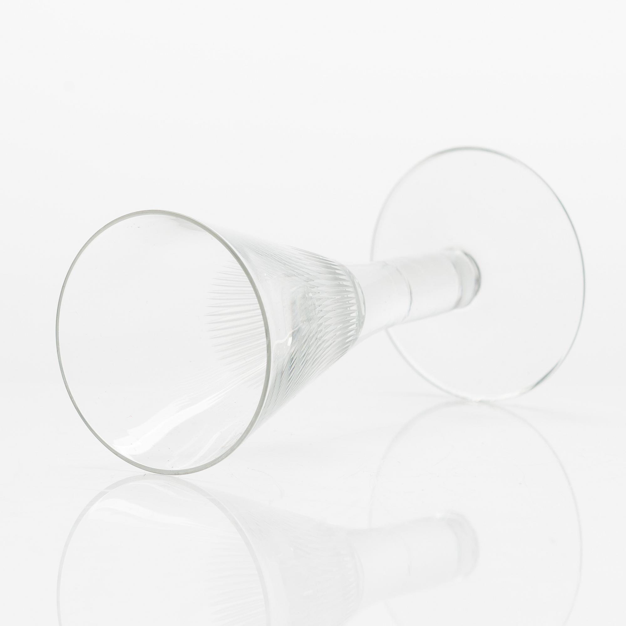 Erkki Vesanto, lasisto, 86 osaa, "Marjatta", Iittala 1947-1969.