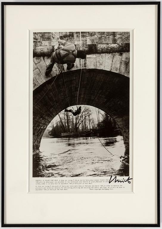 CHRISTO & JEANNE-CLAUDE, photo, signed. Photo by Wolfgang Volz.