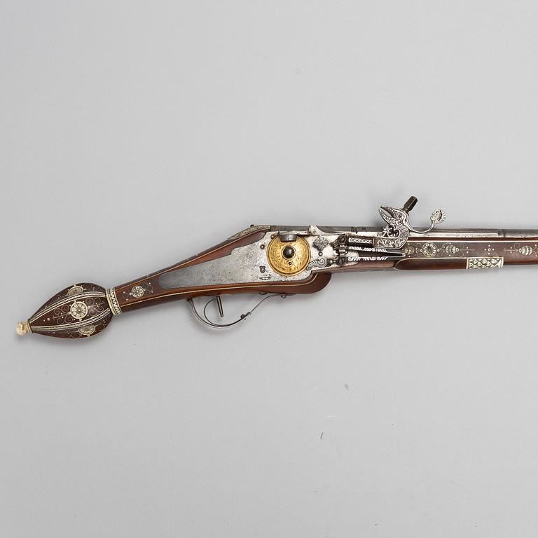 Wheel lock pistol, early 17th century, Saxony.