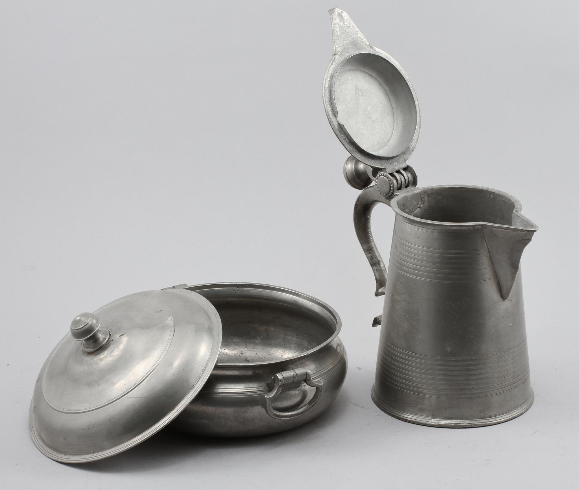 GRÖTSKÅL OCH STOP, tenn, Sven Ekström, Norrköping, 1836 respektive Pehr Johan Mattsson, Mariestad, 1830.