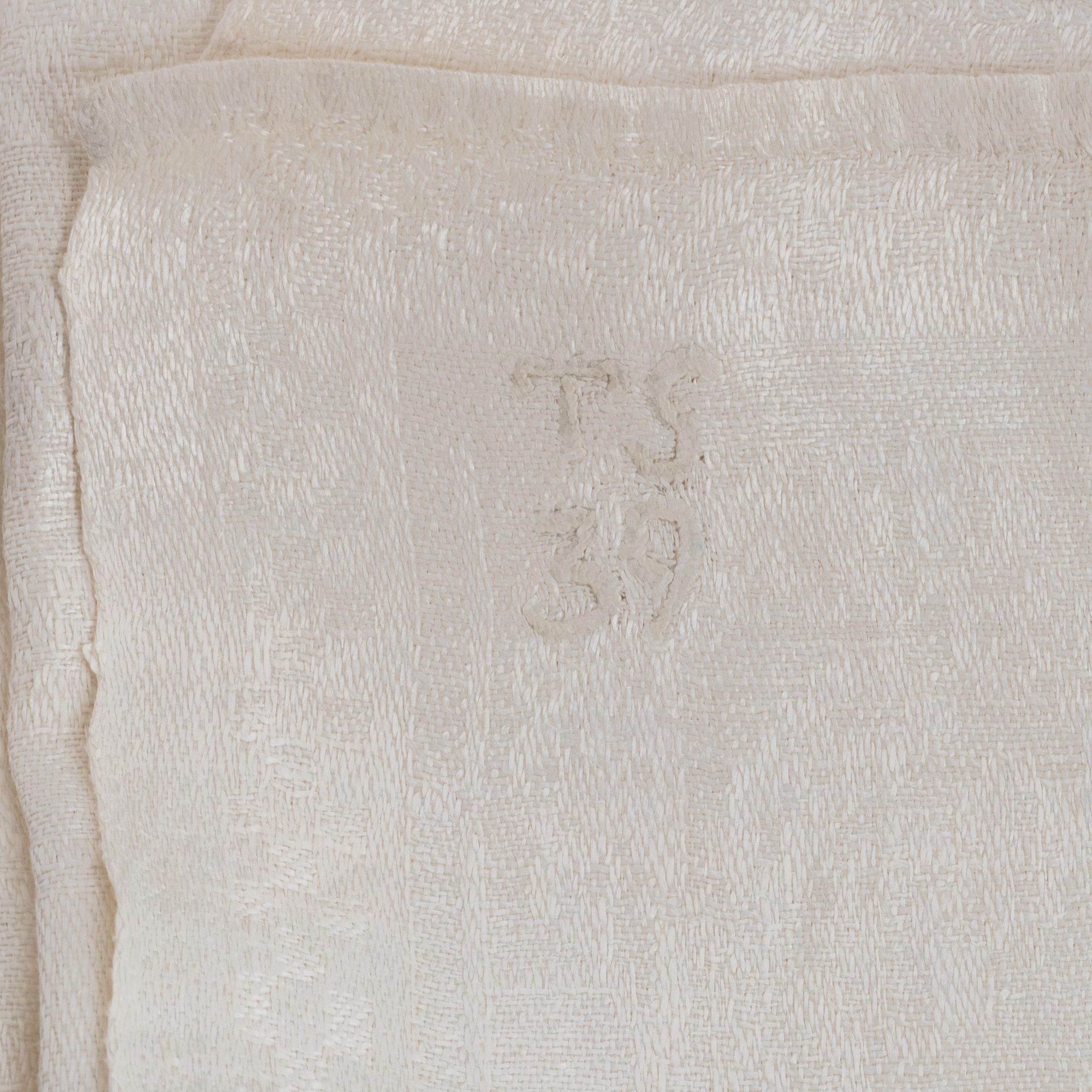 Twelve linnen napkins, 19th century.